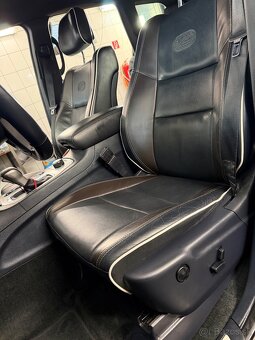 Jeep Grand Cherokee Overland - 19