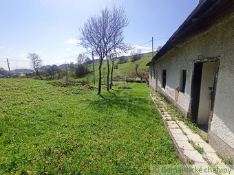 Veľký stavebný pozemok (1 ha) s vidieckym domom v tichej l - 19