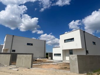 Exkluzívne 4 izb. vily (198 m2) s najkrajším výhľadom od 369 - 19