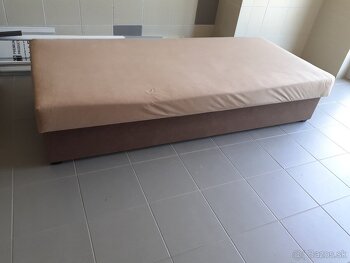 Postel: 40