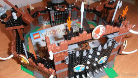LEGO 7019 - Pevnosť Vikingov v boji s Fafnirským drakom
