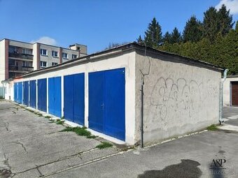 NA PREDAJ 3 GARÁŽE, ŠTEFÁNIKOVA UL., SENICA