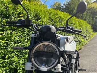 Husqvarna Vitpilen 401 – 2022 / 4900 km / Top stav