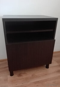 skrinka/nočný stolík ikea na nožičkách