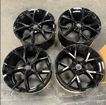 Alu kola Estoril Touareg R22 760601025AF sada