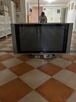 LG televízor - 1