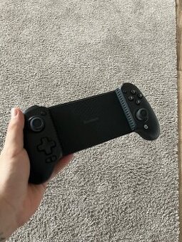 Gamesir G8+ ovládač