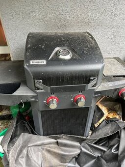 Grill na plyn aj s dvoma plynovymi nadobami