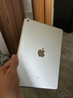 iPad 6th (2018) - 128GB
