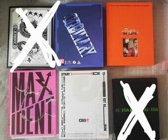 STRAY KIDS albumy