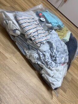 Mix chlapčenských veci od 0-6 mesiacov