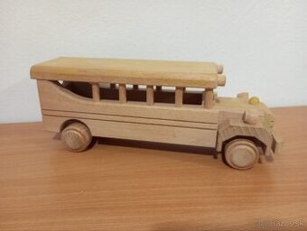 Drevené autíčko autobus