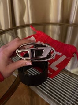 Originálny kožený opasok DIESEL – čierny, kovová pracka