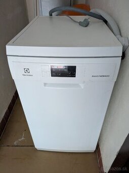 Umývačka riadu elektrolux