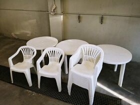 Záhradný plastový stôl a stoličky - 1