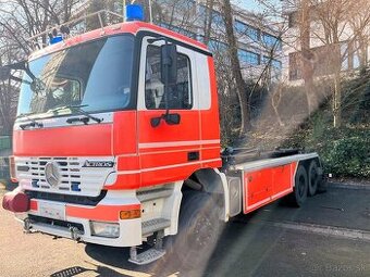 Predáme nosič kontajnerov MB Actros, 6x4