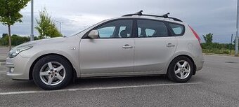 HYUNDAI i30CW 1.6CRDI 85kw 2010