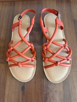 CELOKOŽENÉ SANDÁLKY zn.TOMMY HILFIGER č.40