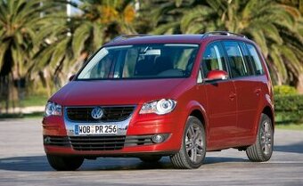 KUPIM VW TOURAN PONUKNITE