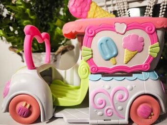 zmrzlinárske auto, balónové auto, lekársky kufrík