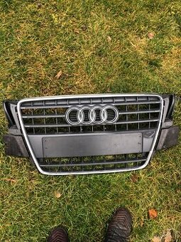 Maska audi a5 07-11 8T0 mrizka do nárazníku znak