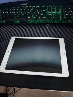 📱 iPad (6. generácia) 128 GB Wi-Fi – Space Gray – TOP STAV