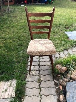 Starožitný stôl a stoličky