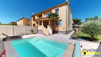 PREDAJ :  RODINNÝ DOM S BAZÉNOM, KOMÁRNO