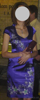 Spoločenké šaty po kolená M