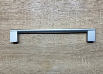 Úchytky na kuchynskú linku