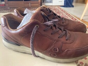 predam krásne celokožené topanky ECCO