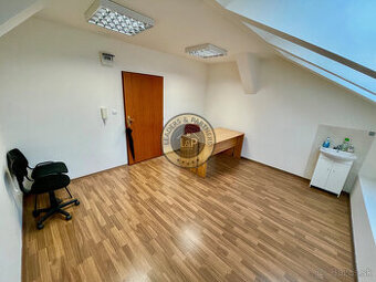 Na prenájom kancelária 17,5 m², Moyzesova ul., Košice-Staré