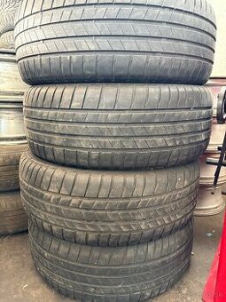 Pneu 215/55 R17