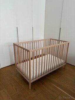 Detská postieľka IKEA s matracom