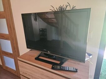 Predám TV LG 32LS570S – 32" Smart LED televízor