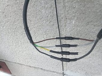 Elektrikár, Elektrikárske služby