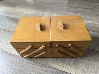 Predám drevenú truhličku / šperkovnicu