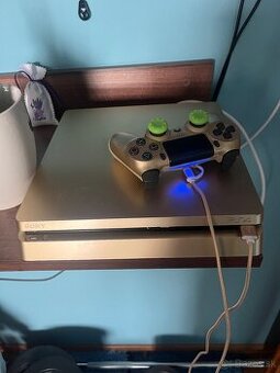 ps4 500gb+2 ovladace+3 hry