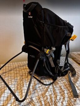 Turisticky nosic Deuter