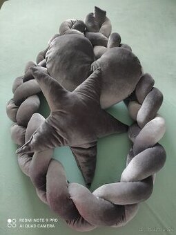 Mantinel do postieľky s vankusmi