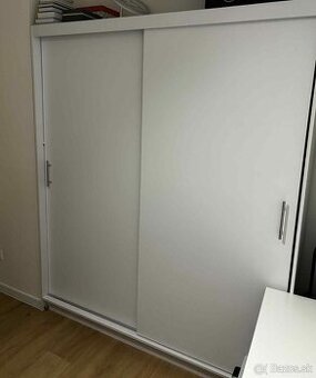 Biela šatníková skriňa 215x180x60cm