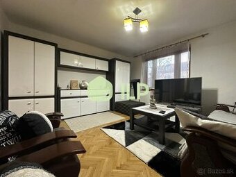 VÄČŠÍ 2-izbový byt s balkónom na predaj v centre SNV