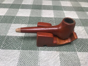 Predam drevennú fajku zo stojanom