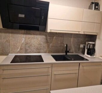 Moderní linka se spotřebiči a ostrůvkem,6227