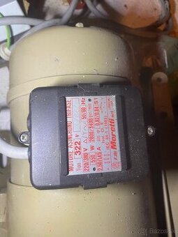 Motor zo šijacieho stroja