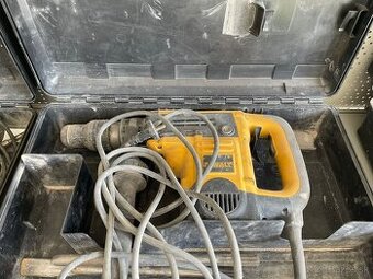 DEWALT D25501K KOMBINOVANÉ KLADIVO SDS-MAX