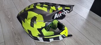 Predám motocrossovú prilbu Airoh veľkosť L (59–60 cm).