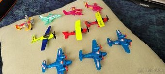 Kinder hračky figúrky - X01 lietadlá