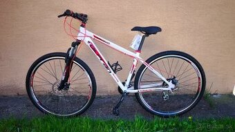 Takmer nepoužívaný bicykel po veľkom servise, veľ. S/M, 29"