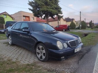 Mercedes -benz E270